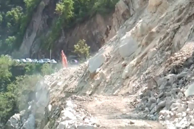 Landslide on Badrinath Highway
